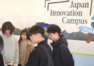 Japan Innovation Campusにて　ビジコン当日の動画を見せながら自分たちのアイデアを披露