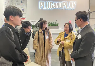 Plug and Playにて 自分たちのビジネスアイデアを説明