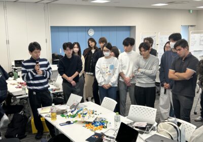 レゴブロックで自分たちを表現しました